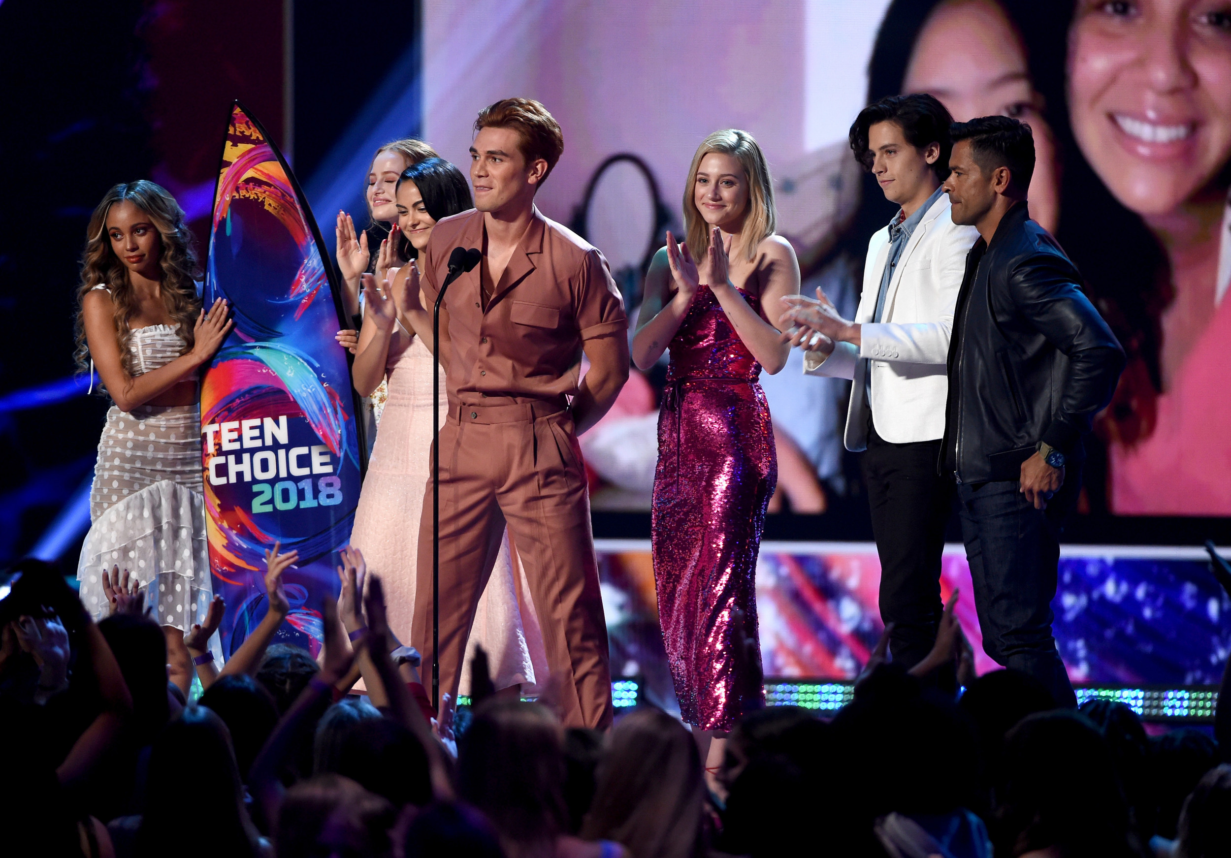 Choice премия. Teen choice Awards премия. Teen choice Award в номинации «choice. Ladybug премия teen choice Awards 2019. Teen choice Awards Kiss.