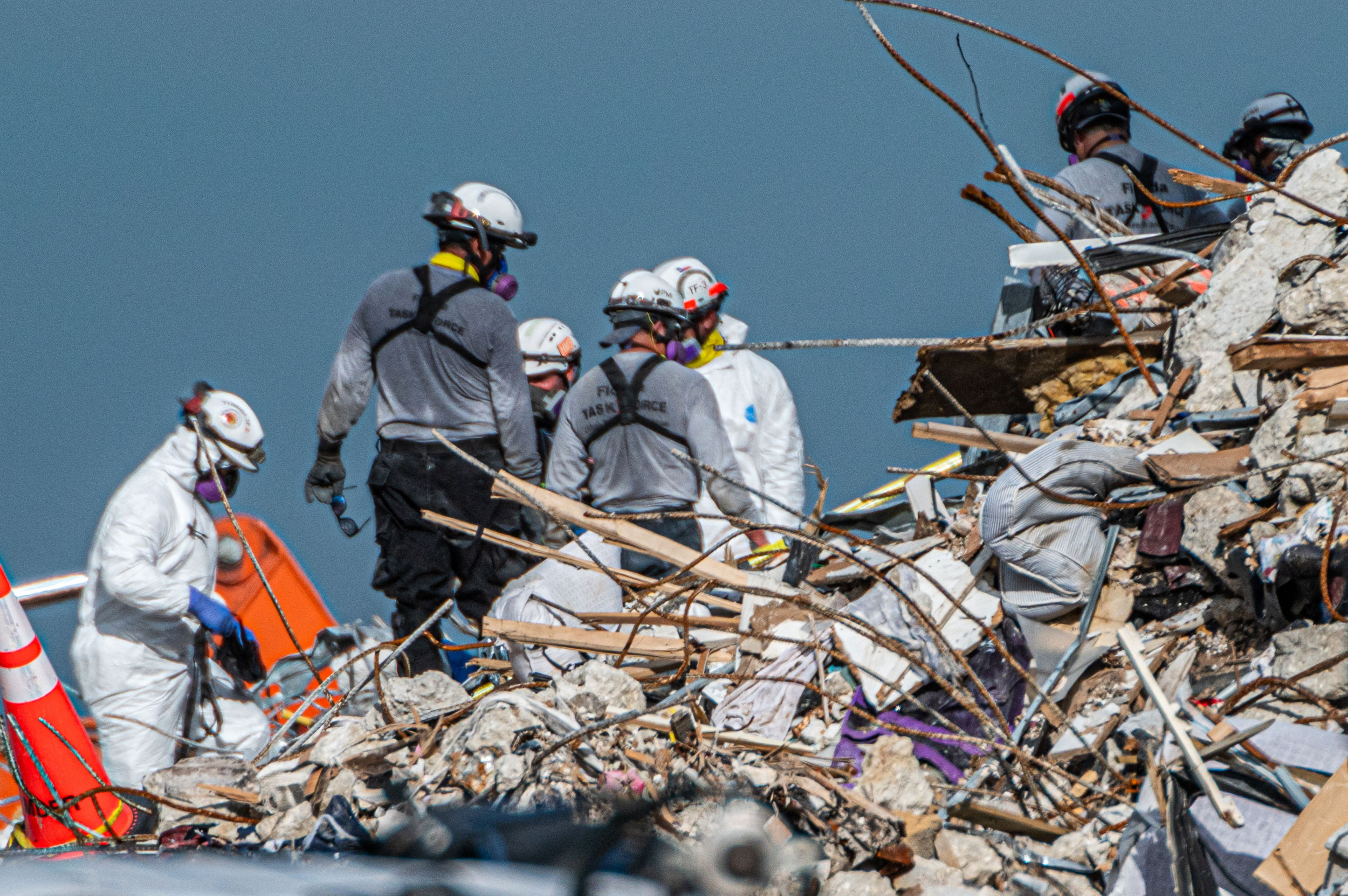 Rescue Team In Surfside Condo Collapse Demobilized After 6 Firefighters ...