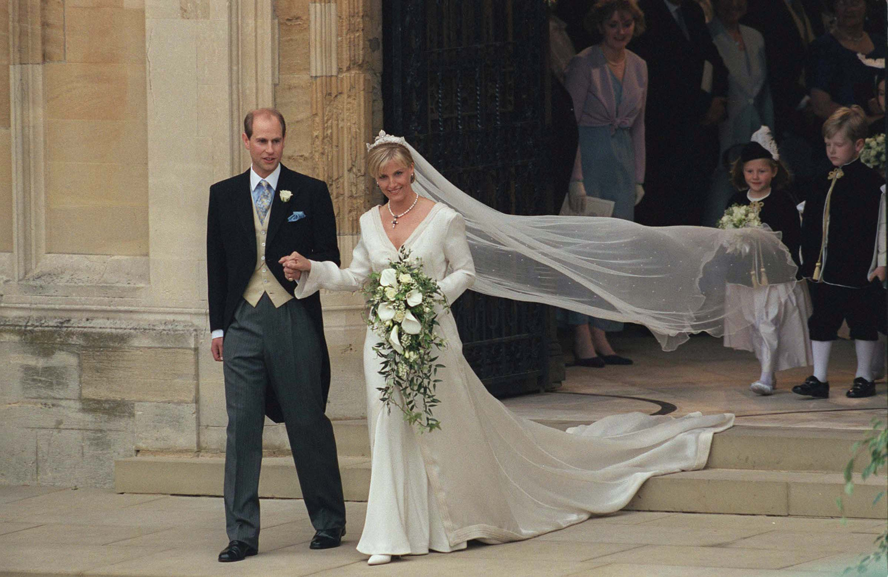 25 Stunning Photos of Royals Wedding Gowns