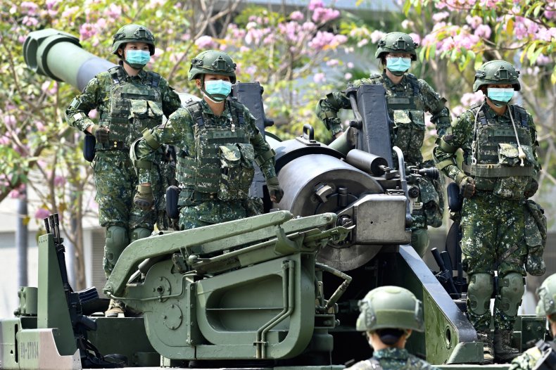 Taiwan President Inspects Troop Readiness