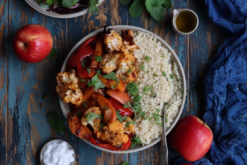Jazz Apple's Tray-mendous Cauliflower & Apples