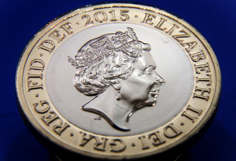 Queen Elizabeth II on £2 Coin