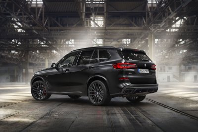 2022 BMW xDrive40i Vermillion Edition 2022 BMW xDrive40i Vermillion Edition