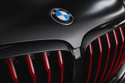 2022 BMW xDrive40i Vermillion Edition 2022 BMW xDrive40i Vermillion Edition