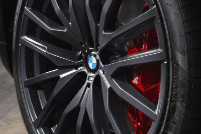 2022 BMW xDrive40i Vermillion Edition 2022 BMW xDrive40i Vermillion Edition