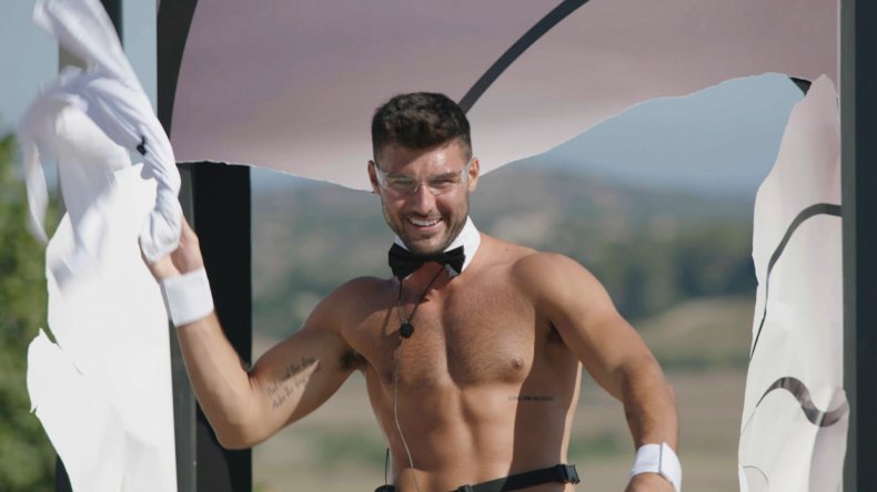 James Bond Love Island challenge