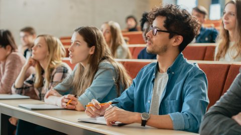 PLUS: College students note taking