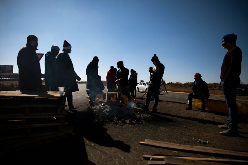 Over 2,200 Arrested, 117 Killed in South African Riots Tied
to Ex-President's Imprisonment 2 2200 Injured, 117 Killed in South Africa