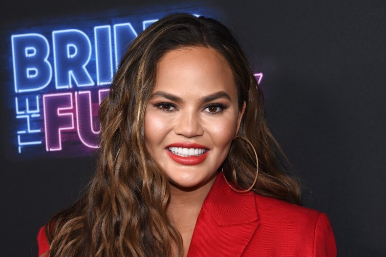 How Twitter Became Celebrities' Least-Favorite Social Platform 3 Chrissy Teigen