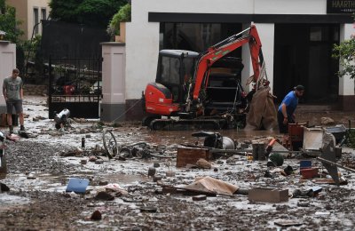 Europe wakes up to devastation from floods Europe wakes up to devastation from floods