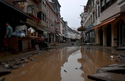 Europe wakes up to devastation from floods Europe wakes up to devastation from floods