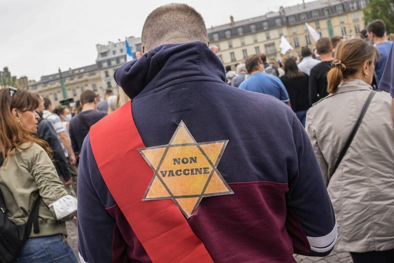 Holocaust Survivor Blasts French Protesters Using Yellow
Stars to Protest COVID Vaccines 2 Anti-Vaccine Protester in France