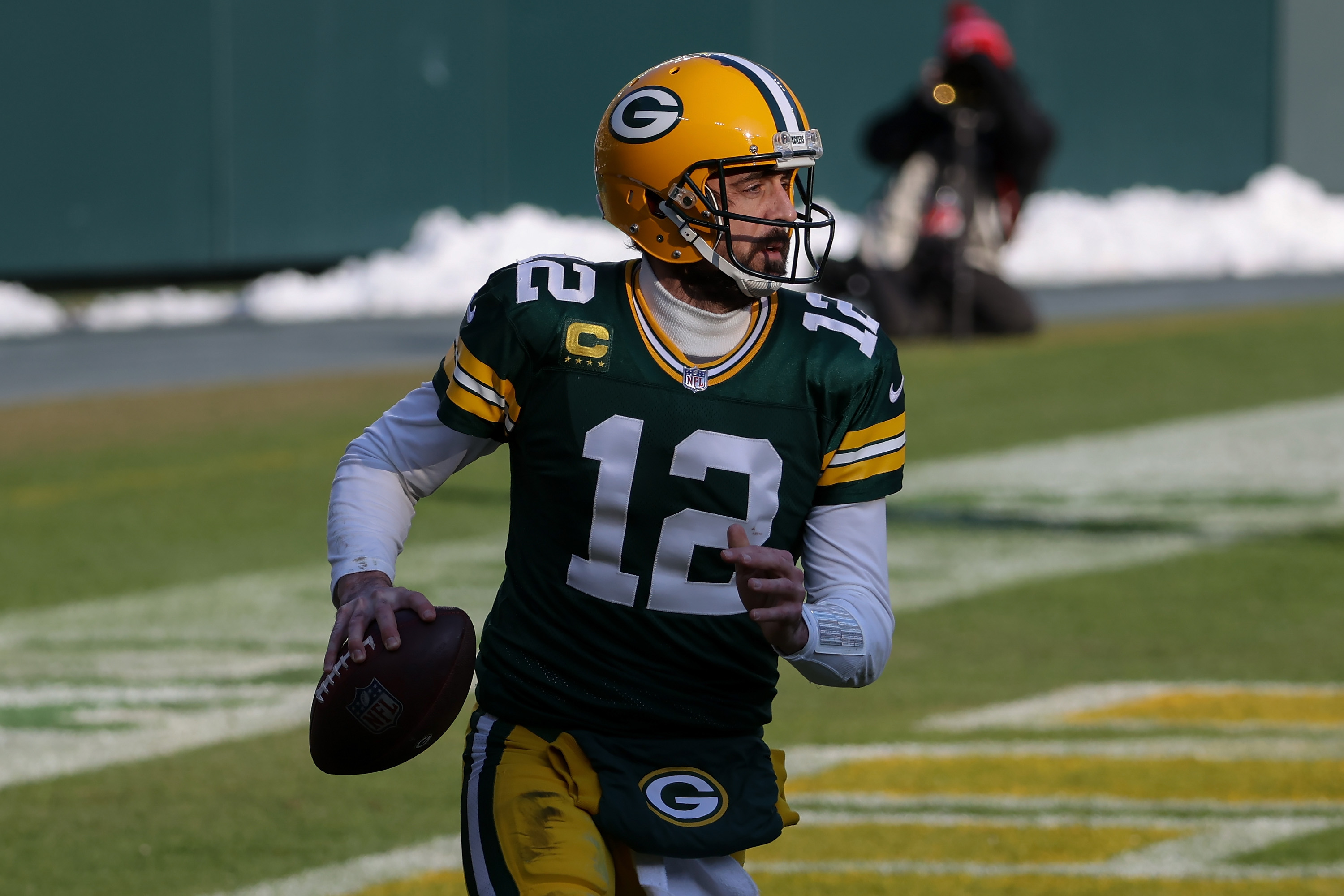 Green Bay Packers' Aaron Rodgers reportedly plans to play this season