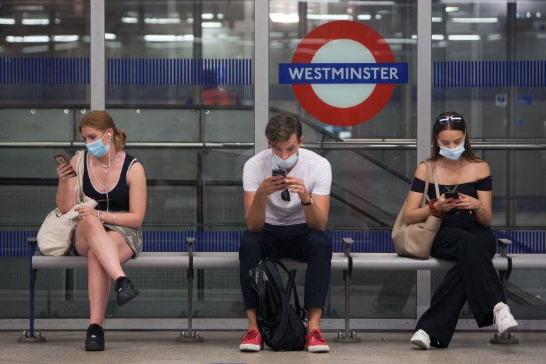 UK Social Distancin