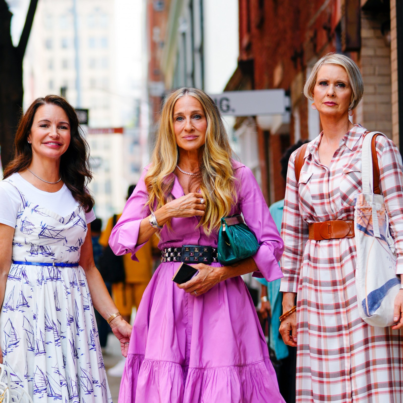 New Yorker Shares Glimpse of 'Sex and the City' Reboot—Including Carrie's  Outfit
