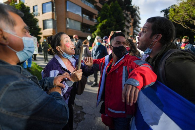 Cuba, protesters, support, and, against, clash, Colombia