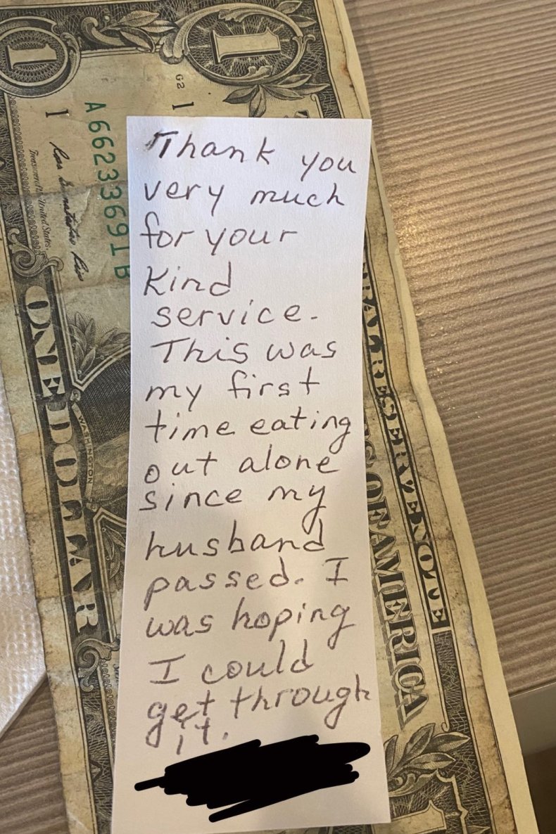 waitress receives note