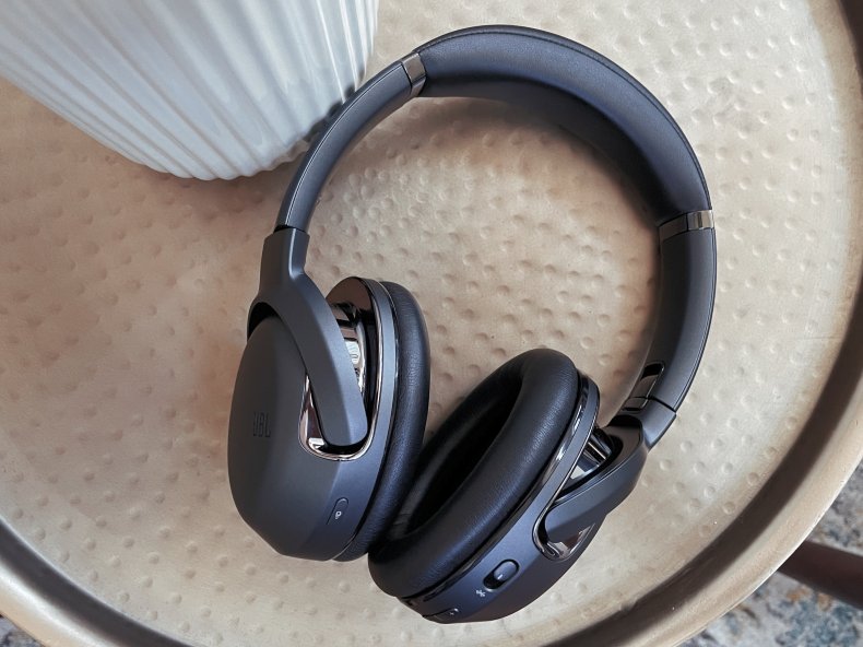 JBL Tour One