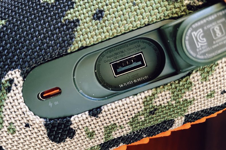 JBL Charge 5