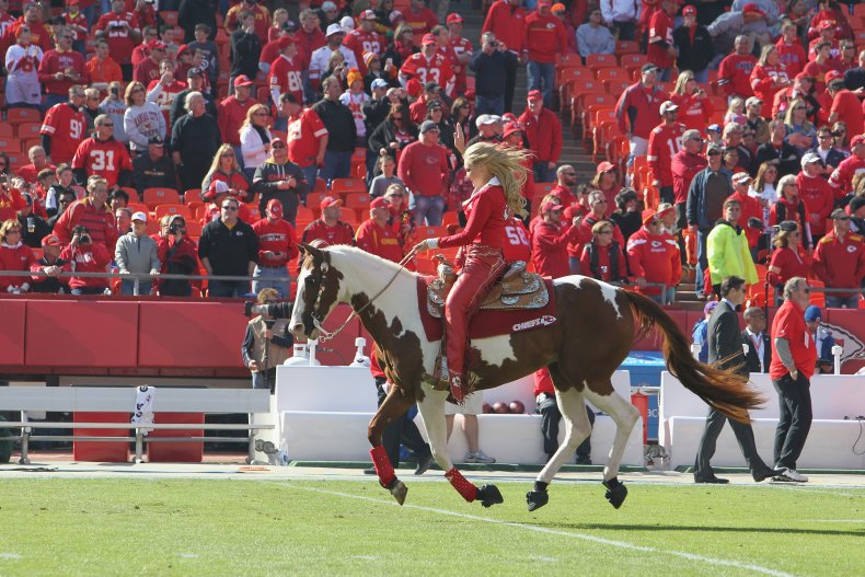 [Image: warpaint-kansas-city-chiefs-horse.jpg?w=...368a469e60]