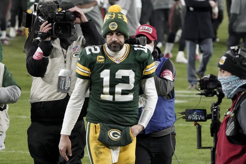 Aaron Rodgers Walks Off Field