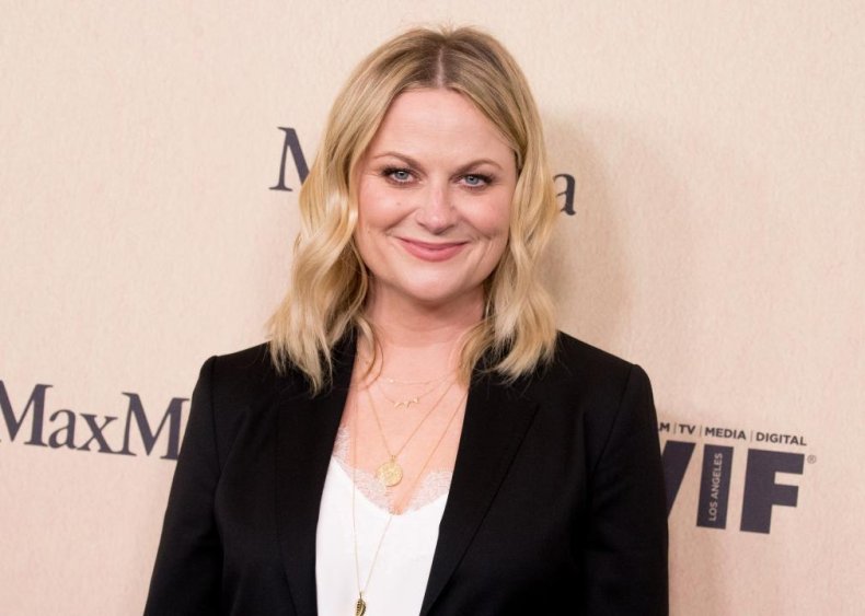 Amy Poehler: Birthday singer