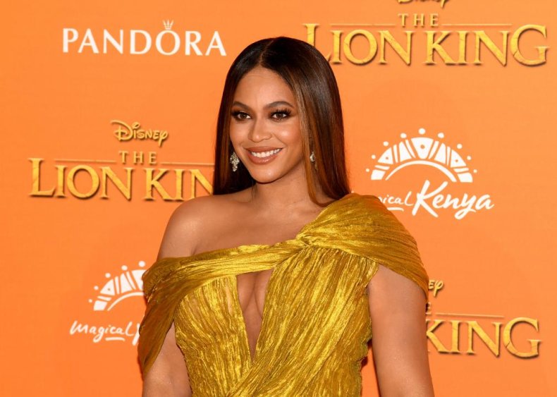Beyonce Knowles: Hair sweeper