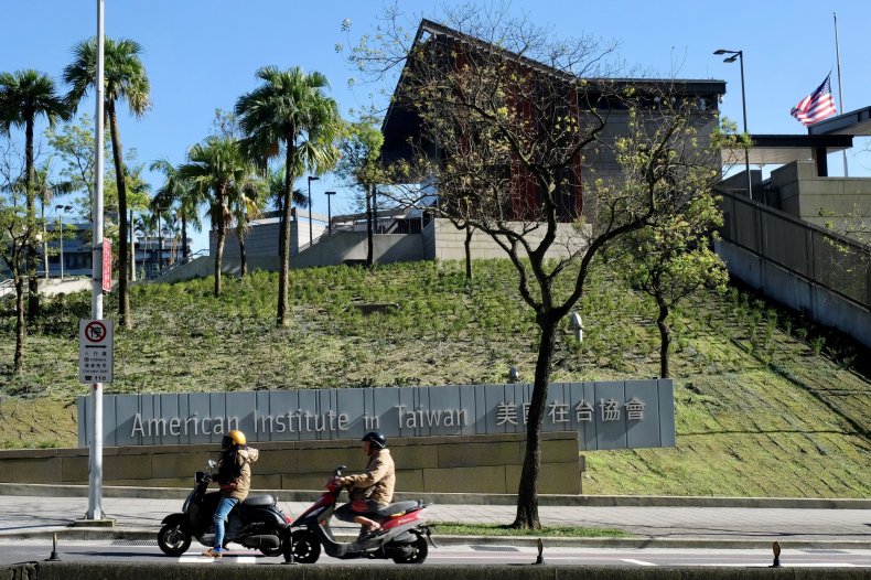 U.S. Officer Invited on Taiwan Military TV Show in 40-year
First: Report 2 New Headquarters for American Institute in Taiwan