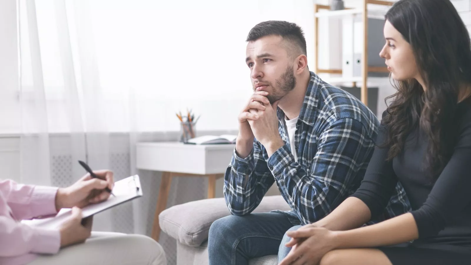 Couples Therapists Say Viral Relationship Tests Can Hurt Partner