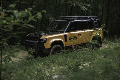 2022 Land Rover Defender Trophy Edition