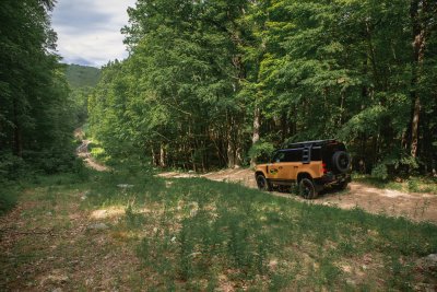 2022 Land Rover Defender Trophy Edition