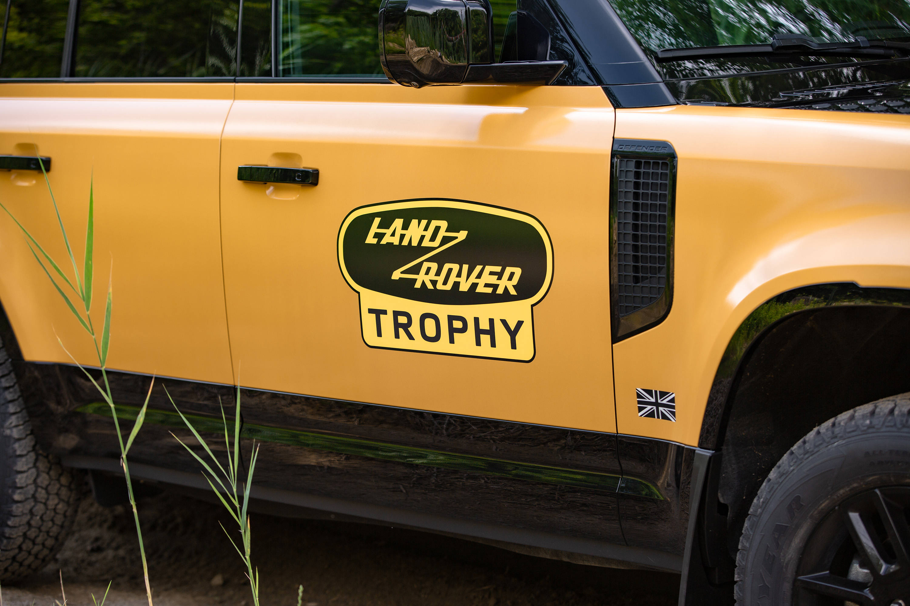 2022 Land Rover Defender Trophy Edition