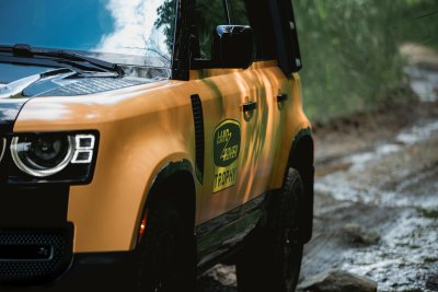 2022 Land Rover Defender Trophy Edition