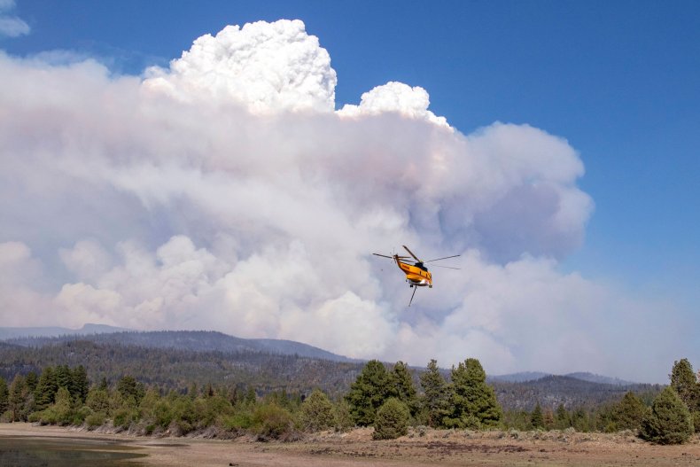 Helicopter Fights Oregon Wildfires
