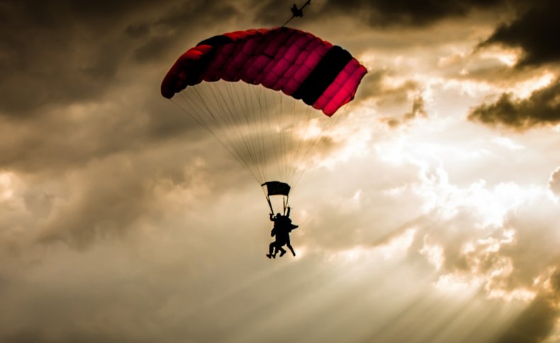 Skydiving instructor dies in Australia