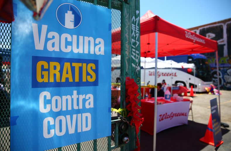 Spanish vaccine sign