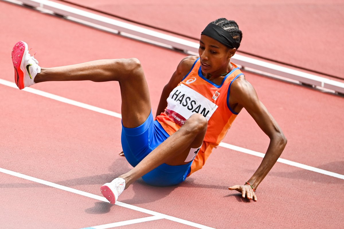 🤯 Dutch runners double fall while in lead at World Champs