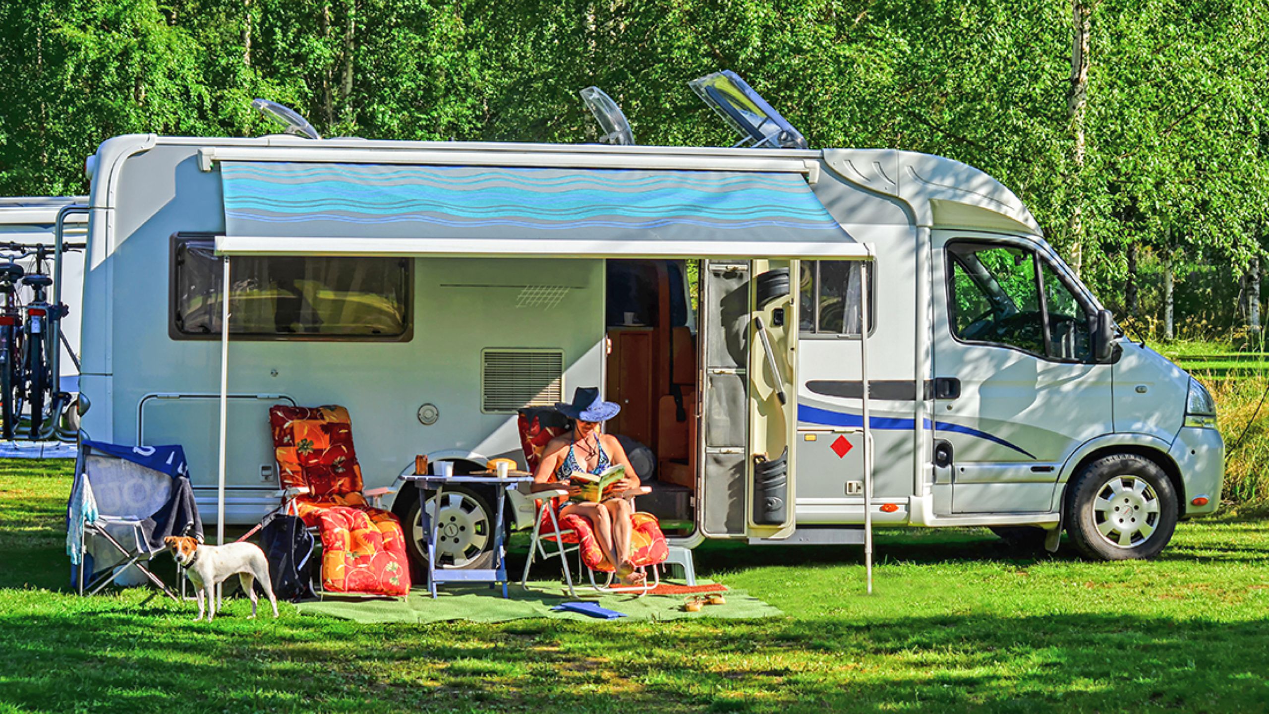 Caravan. Автокемпинг караванинг. Recreational vehicle кемпинг. Кемпинг автодом.