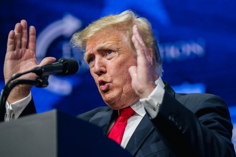 donald trump speaks at arizona rally