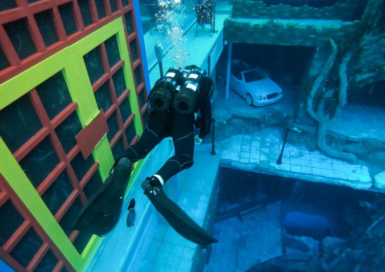 Diver explored Deep Dive Dubai