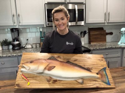 Dusty Sinclair bakes fish and animal cakes Dusty Sinclair bakes fish and animal cakes