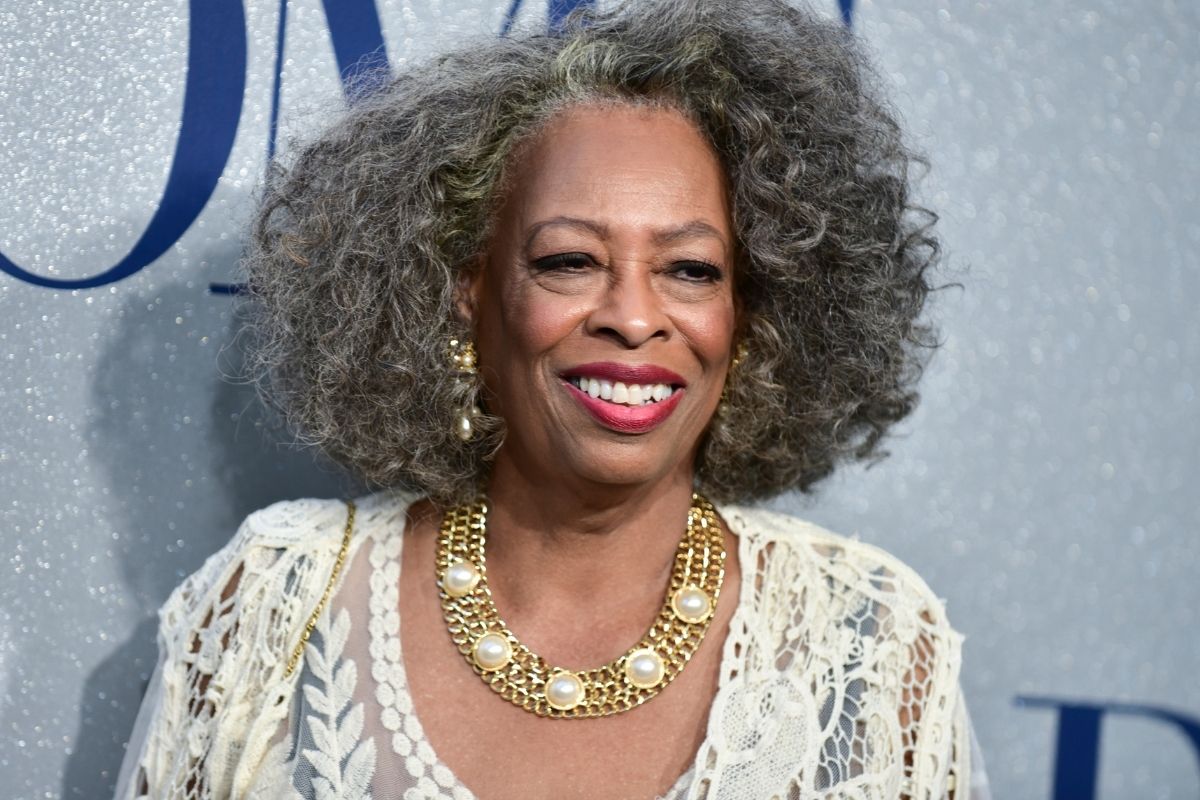 Why Outer Banks Season 2 Pays Tribute To Carol Sutton