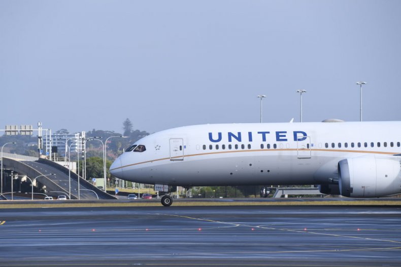 United Airlines mandates employee vaccinations