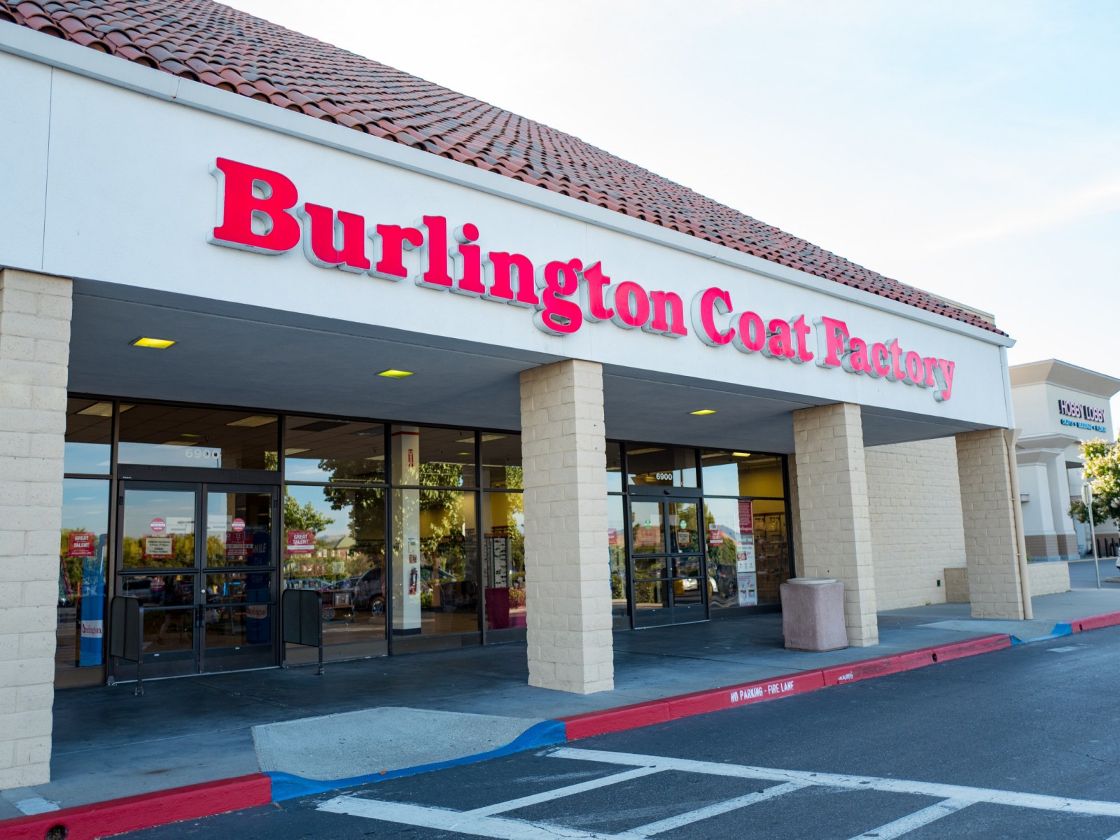 Employee Quits After Announcing I Hate This Job Over Store S Pa System