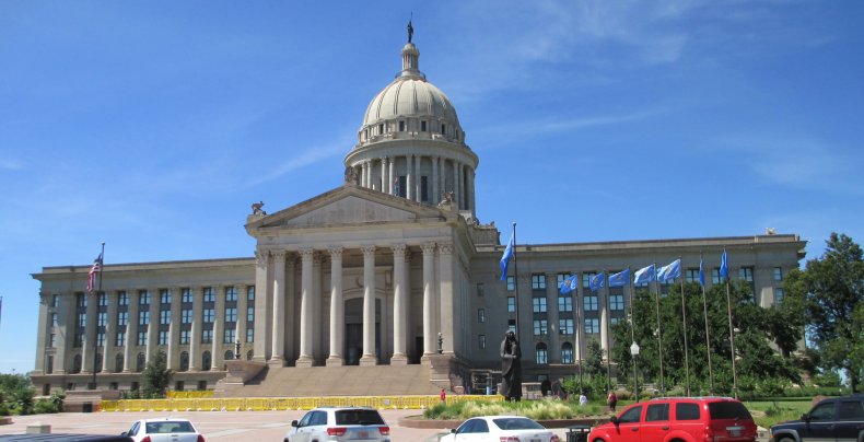 Oklahoma district judge unemployment benefits $300 weekly