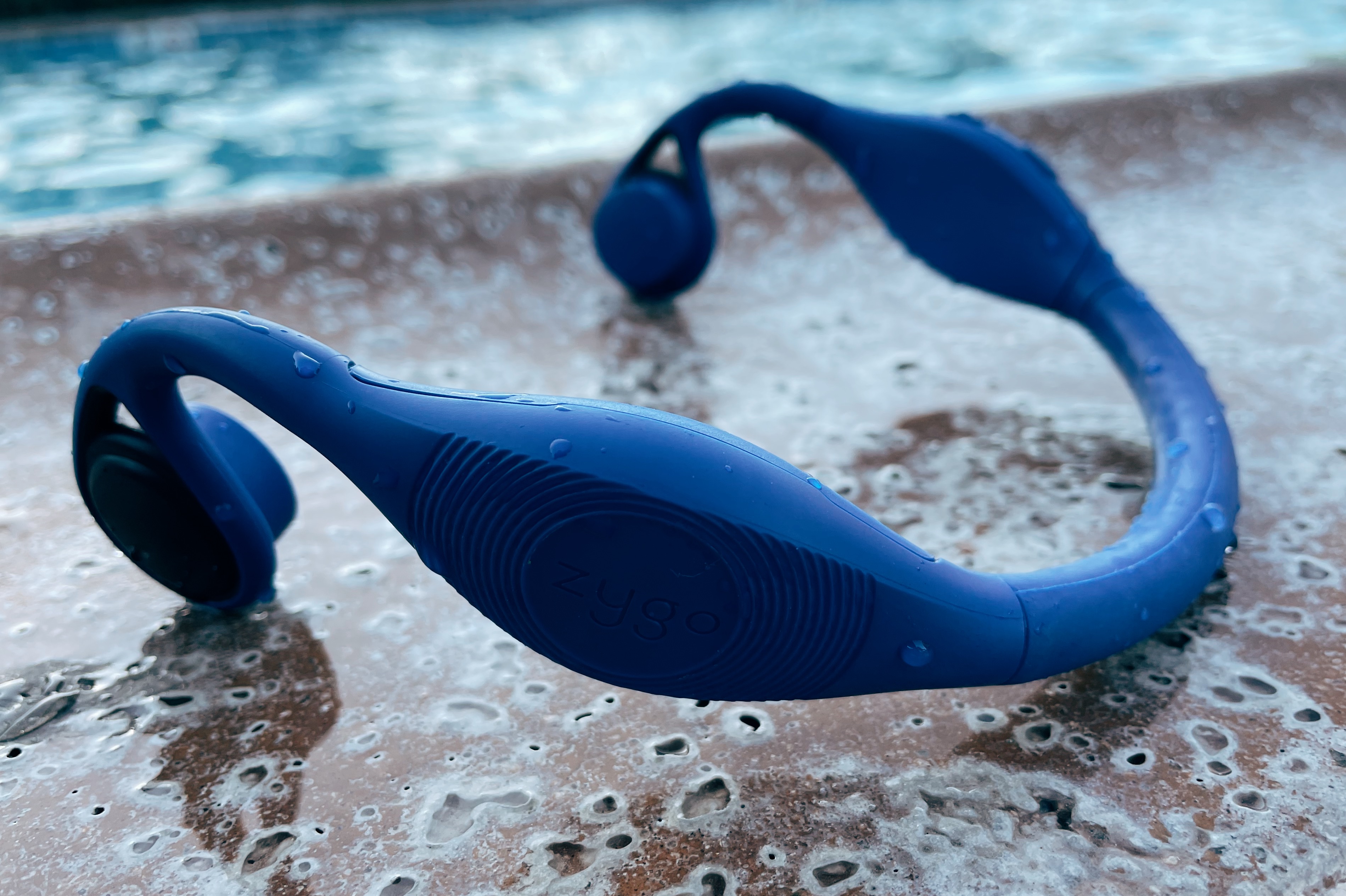 Zygo Underwater Headphones Finally Swim and Stream Audio