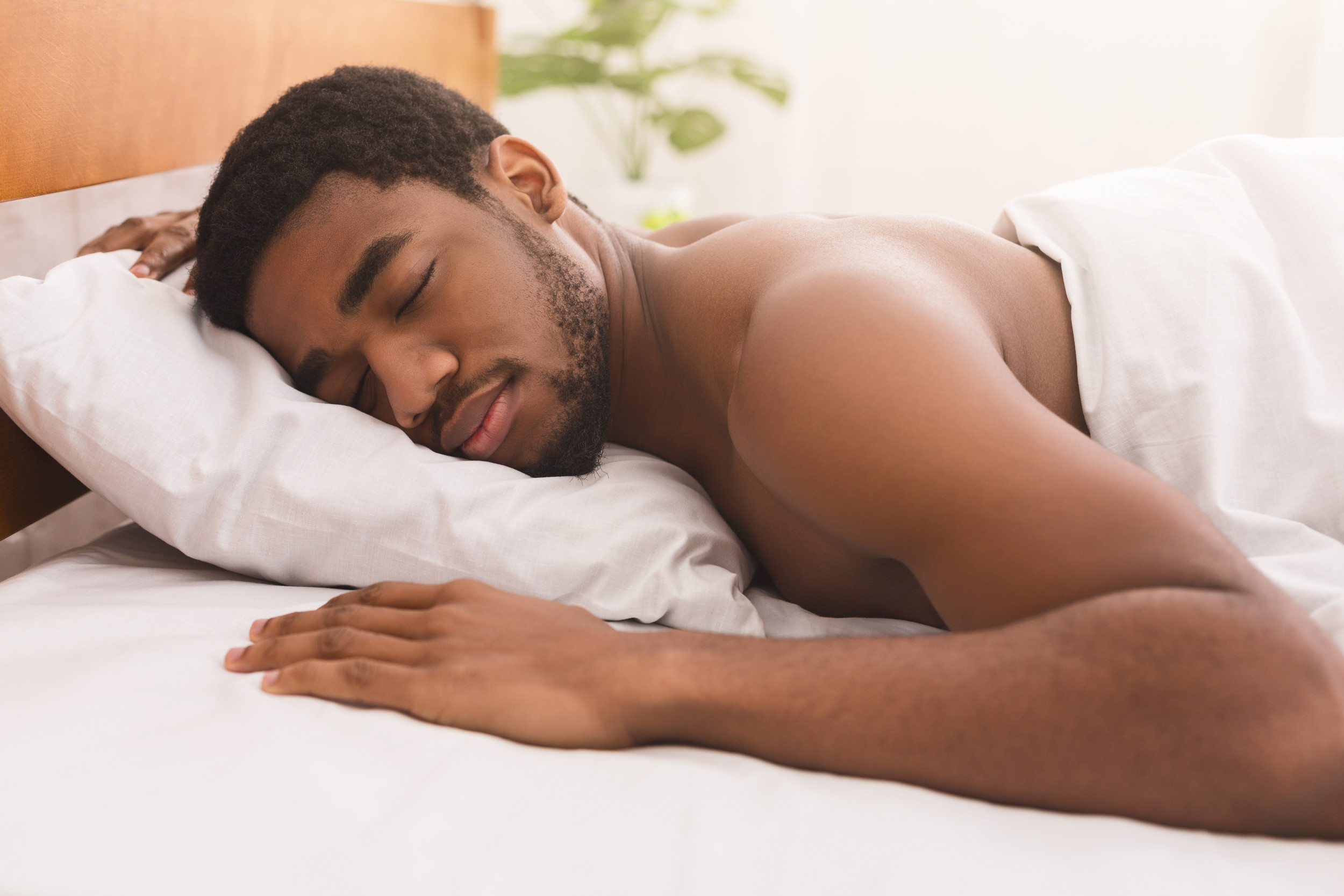 Is It Better to Sleep Naked? The Health