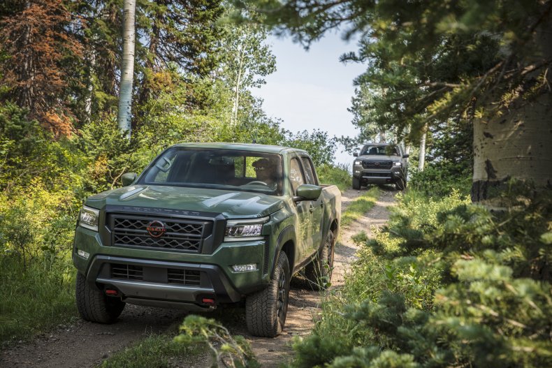 2022 Nissan Frontier front face