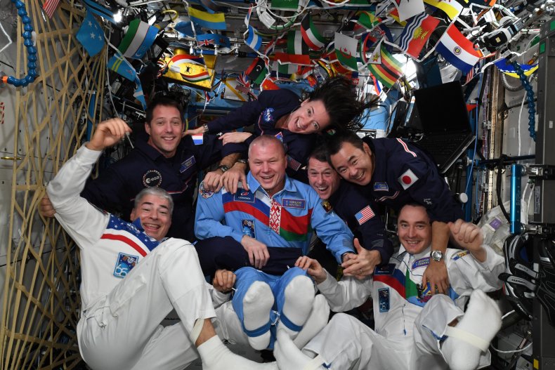 Photo of the ISS astronauts.