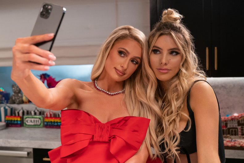 Paris Hilton and Lele Pons take selfie